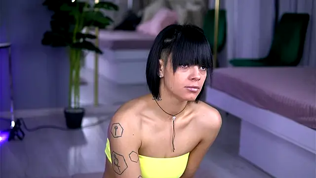 Snapshot of AnneFaris chatting on January 2026 04:59:01 AM AnneFaris online show from January 2026 04:59:01 AM