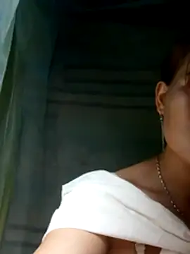 Snapshot of yana-zz chatting on April 2026 04:37:02 PM yana-zz online show from April 2026 04:37:02 PM