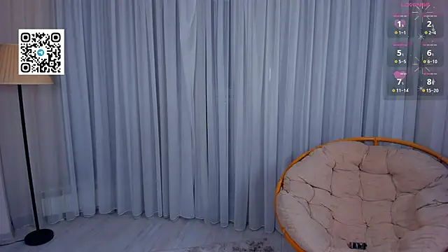 LenaKurpiel online show from December 2025 04:34:01 PM