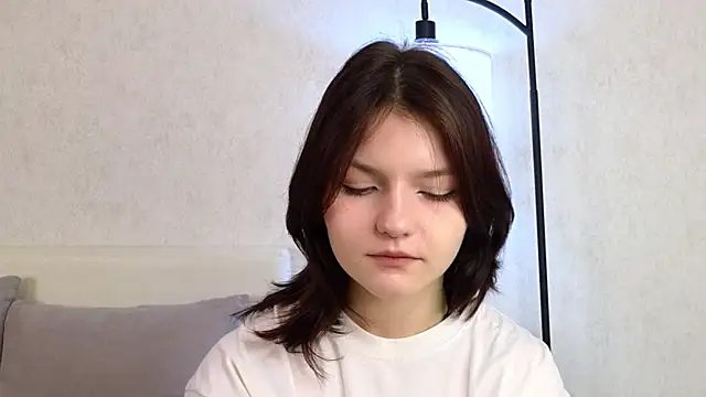 Snapshot of NyraVesperis chatting on May 2026 05:35:02 AM NyraVesperis online show from May 2026 05:35:02 AM