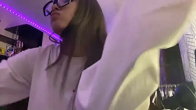 Snapshot of Ronnni_Schmidt chatting on December 2025 11:16:02 AM Ronnni Schmidt online show from December 2025 11:16:02 AM