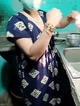 Snapshot of Cuple_masti72 chatting on June 2026 02:33:02 AM Cuple masti72 online show from June 2026 02:33:02 AM