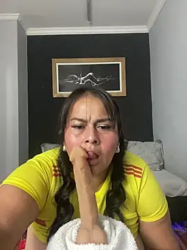 Snapshot of SayMarLuna chatting on June 2026 08:18:01 PM SayMarLuna online show from June 2026 08:18:01 PM