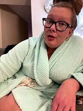 kissmyarch online show from December 2025 11:56:01 PM