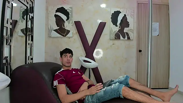 YOUNG GUYS1 online show from June 2026 07:21:02 AM