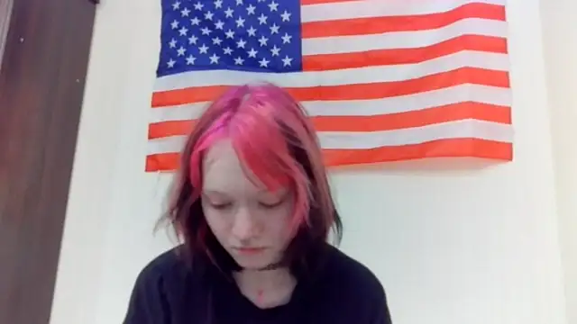 Snapshot of Shine_Luna chatting on February 2026 10:42:01 PM Shine Luna online show from February 2026 10:42:01 PM