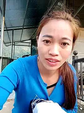 little-effy online show from December 2025 09:17:01 AM