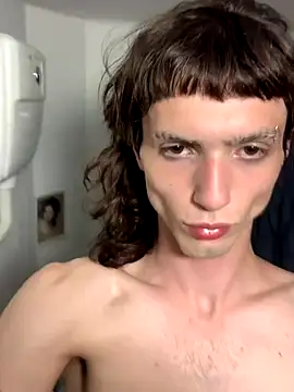 Alayafatttt online show from December 2025 04:50:02 AM