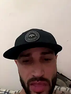 kingNQueen1211 online show from December 2025 05:43:02 PM