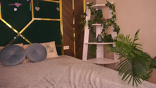 MollyyMayy online show from March 2026 12:23:01 PM