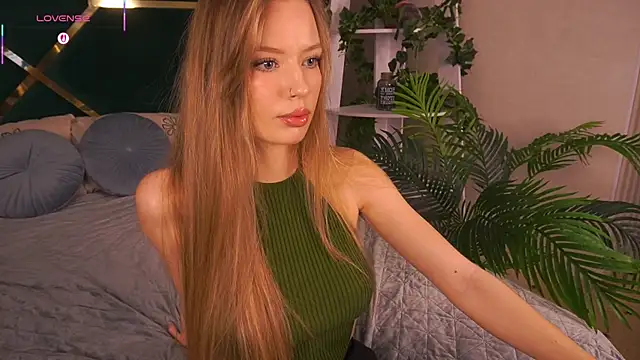 MollyyMayy online show from March 2026 03:19:02 PM