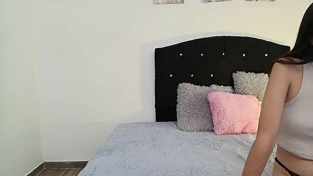 Snapshot of Mimi_Glow chatting on February 2026 06:23:02 PM Mimi Glow online show from February 2026 06:23:02 PM