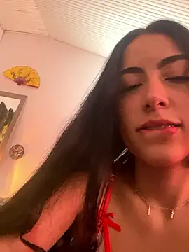 LunaVelvettt online show from January 2026 04:32:01 PM