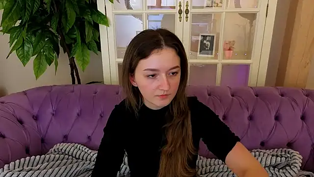 CyrenaLuxe online show from March 2026 06:24:01 PM