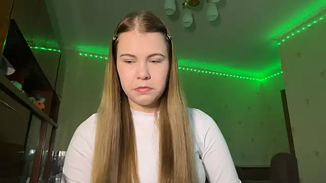 MaevAmy online show from December 2025 12:31:02 PM