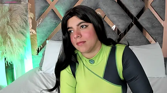 Cheerry Lee  online show from December 2025 01:28:01 PM