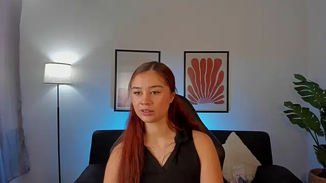 Amelia Saenz  online show from June 2026 07:46:01 PM