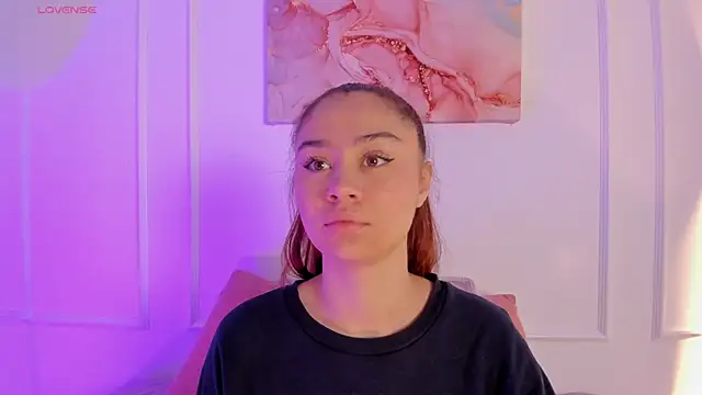 Amelia Saenz  online show from June 2026 11:23:02 AM