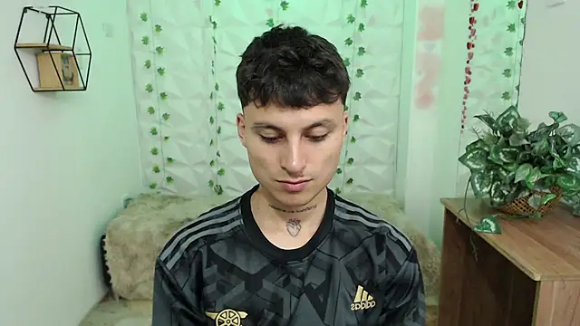 Snapshot of Noah_Vera chatting on January 2026 03:33:01 AM Noah Vera online show from January 2026 03:33:01 AM