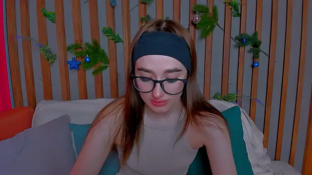 Snapshot of Evis_Dailyy chatting on February 2026 12:59:01 AM Evis Dailyy online show from February 2026 12:59:01 AM