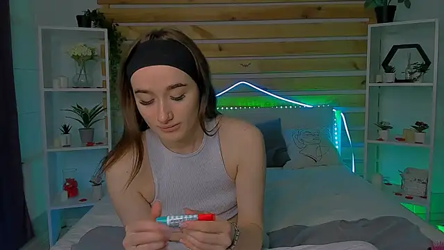 Snapshot of Evis_Dailyy chatting on February 2026 01:11:02 AM Evis Dailyy online show from February 2026 01:11:02 AM