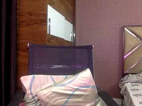 Snapshot of snehaa89 chatting on January 2026 04:48:02 AM snehaa89 online show from January 2026 04:48:02 AM