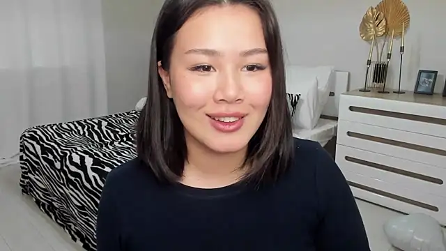 Brunette Charm online show from March 2026 11:24:02 AM