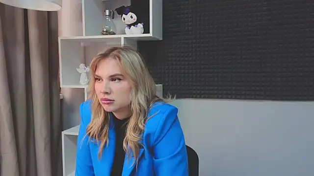 Snapshot of SirenEclip chatting on April 2026 10:19:02 AM SirenEclip online show from April 2026 10:19:02 AM