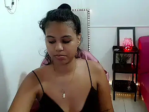 Snapshot of Shawnycarson chatting on May 2026 03:07:02 PM Shawnycarson online show from May 2026 03:07:02 PM