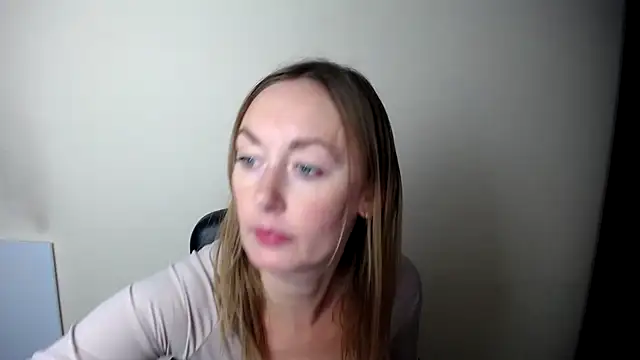 LiaSeass  online show from December 2025 02:33:01 PM