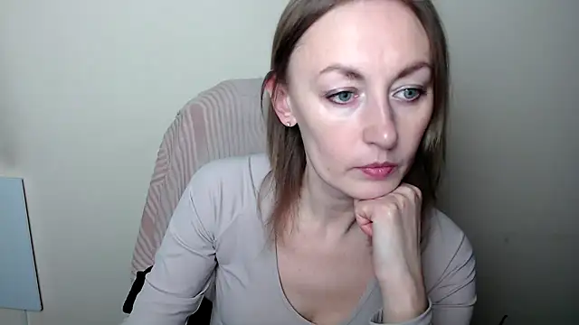 LiaSeass  online show from March 2026 01:11:01 PM