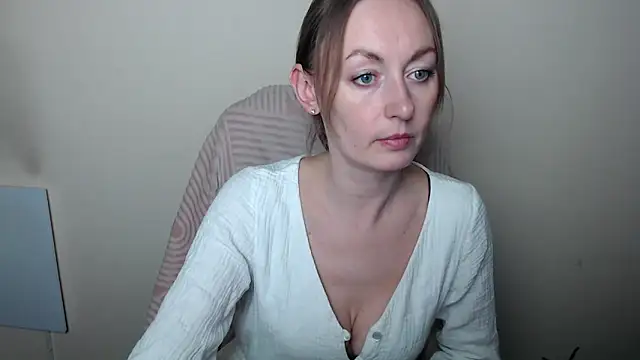 LiaSeass  online show from April 2026 12:16:02 PM