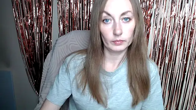 LiaSeass  online show from July 2026 12:25:02 PM