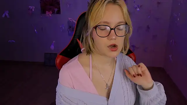 Snapshot of madeline_doll chatting on February 2026 07:10:02 AM madeline doll online show from February 2026 07:10:02 AM