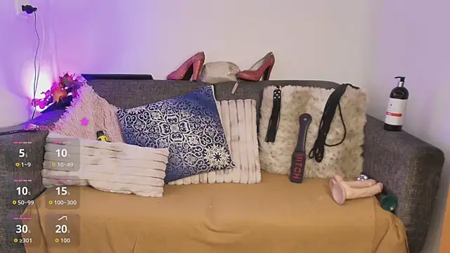 Laura hotmilf online show from March 2026 12:32:01 PM