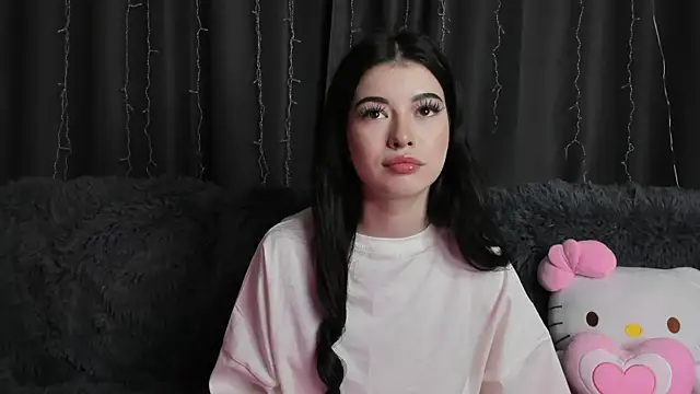 Snapshot of LisaColee chatting on June 2026 09:02:01 PM LisaColee online show from June 2026 09:02:01 PM