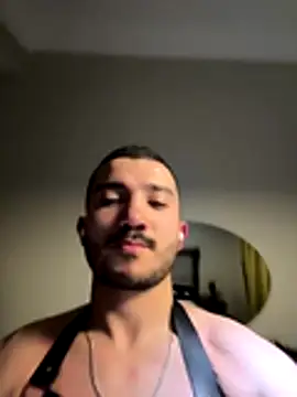 carloos593 online show from December 2025 07:54:02 PM