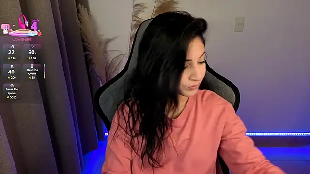 Snapshot of chloebum_ chatting on May 2026 10:56:02 AM chloebum online show from May 2026 10:56:02 AM