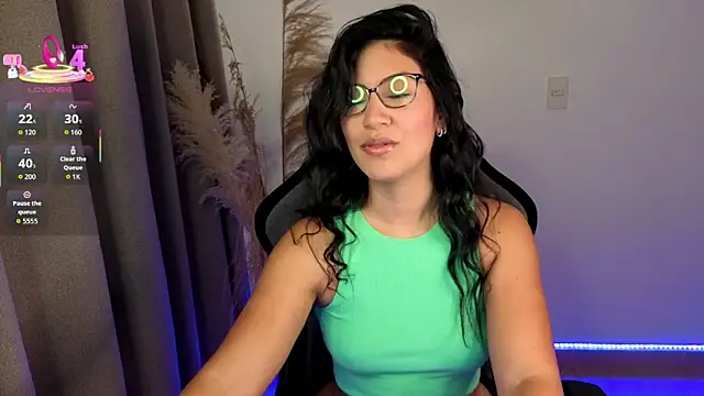 Snapshot of chloebum_ chatting on May 2026 11:06:01 AM chloebum online show from May 2026 11:06:01 AM