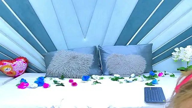 DulceeEsmeralda online show from February 2026 07:09:02 PM