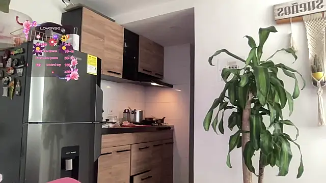 Snapshot of isa_fox_23 chatting on February 2026 04:44:02 PM isa fox 23 online show from February 2026 04:44:02 PM