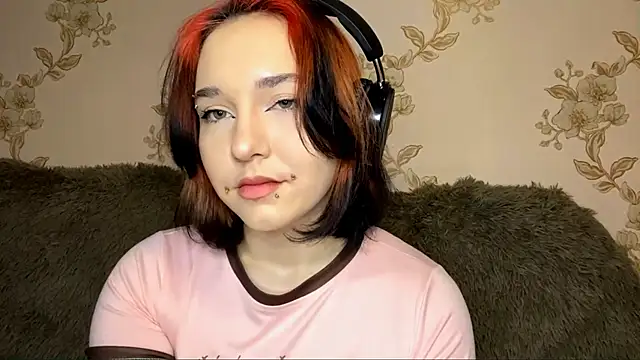 EmilyVeiro online show from February 2026 05:17:02 PM