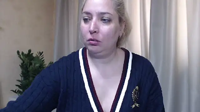 Snapshot of sweetpussy13 chatting on May 2026 05:34:02 AM sweetpussy13 online show from May 2026 05:34:02 AM