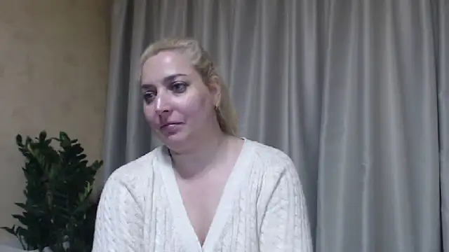 Snapshot of sweetpussy13 chatting on May 2026 10:36:01 AM sweetpussy13 online show from May 2026 10:36:01 AM