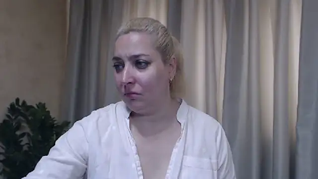 Snapshot of sweetpussy13 chatting on June 2026 05:49:02 AM sweetpussy13 online show from June 2026 05:49:02 AM