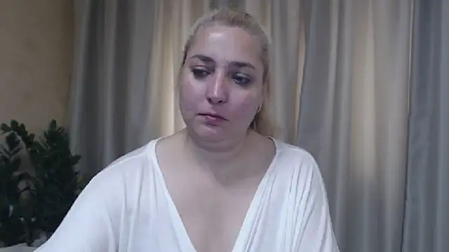 Snapshot of sweetpussy13 chatting on July 2026 06:30:02 AM sweetpussy13 online show from July 2026 06:30:02 AM
