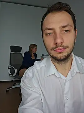 Lovebackground online show from November 2025 08:36:02 AM