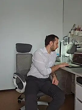 Lovebackground online show from February 2026 08:24:07 AM