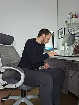 Lovebackground online show from February 2026 08:36:01 AM