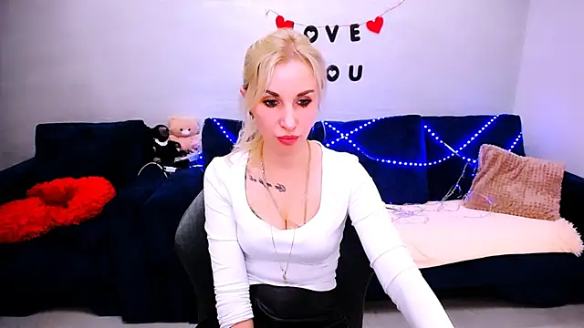 Snapshot of Hanna--Sweet chatting on April 2026 11:56:02 AM Hanna--Sweet online show from April 2026 11:56:02 AM